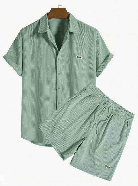 Komplettes Outfit-Set aus strukturiertem T-Shirt und Shorts